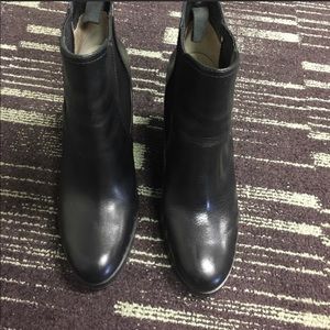 💫⭐️Brand New MK Leather Boots ⭐️💫